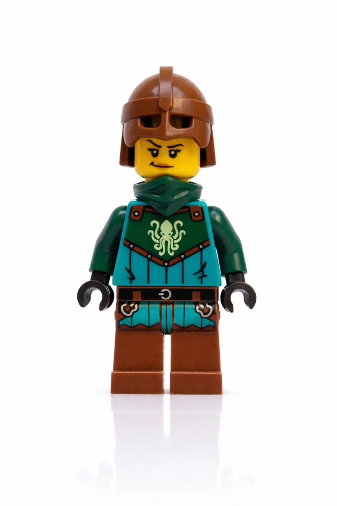LEGO idea234 Kraken Warrior - Female, Reddish Brown Helmet
