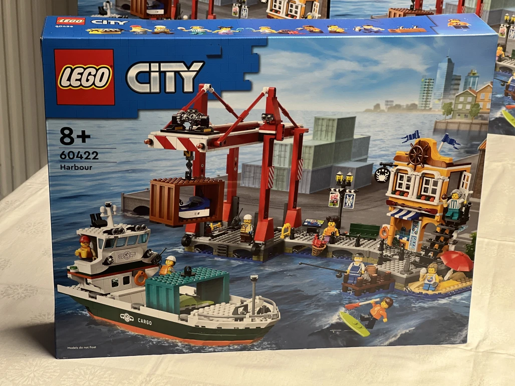 LEGO 60422 Přístav s nákladní lodí