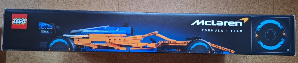 Závodní auto McLaren Formule 1