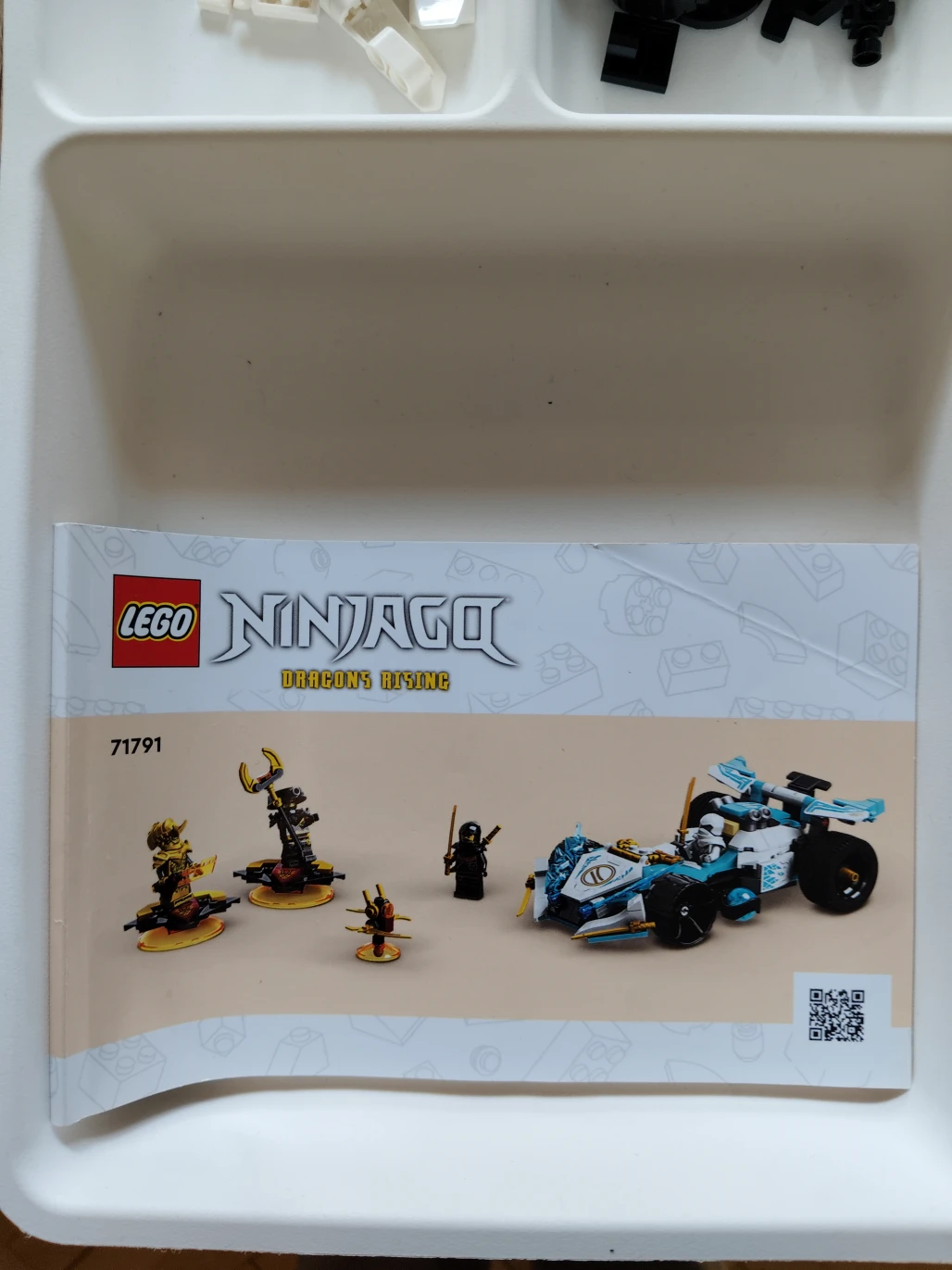 Zaneovo dračí Spinjitzu závodní auto