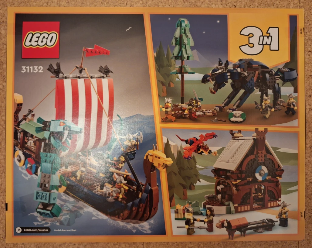 Vikingská loď a mořský had