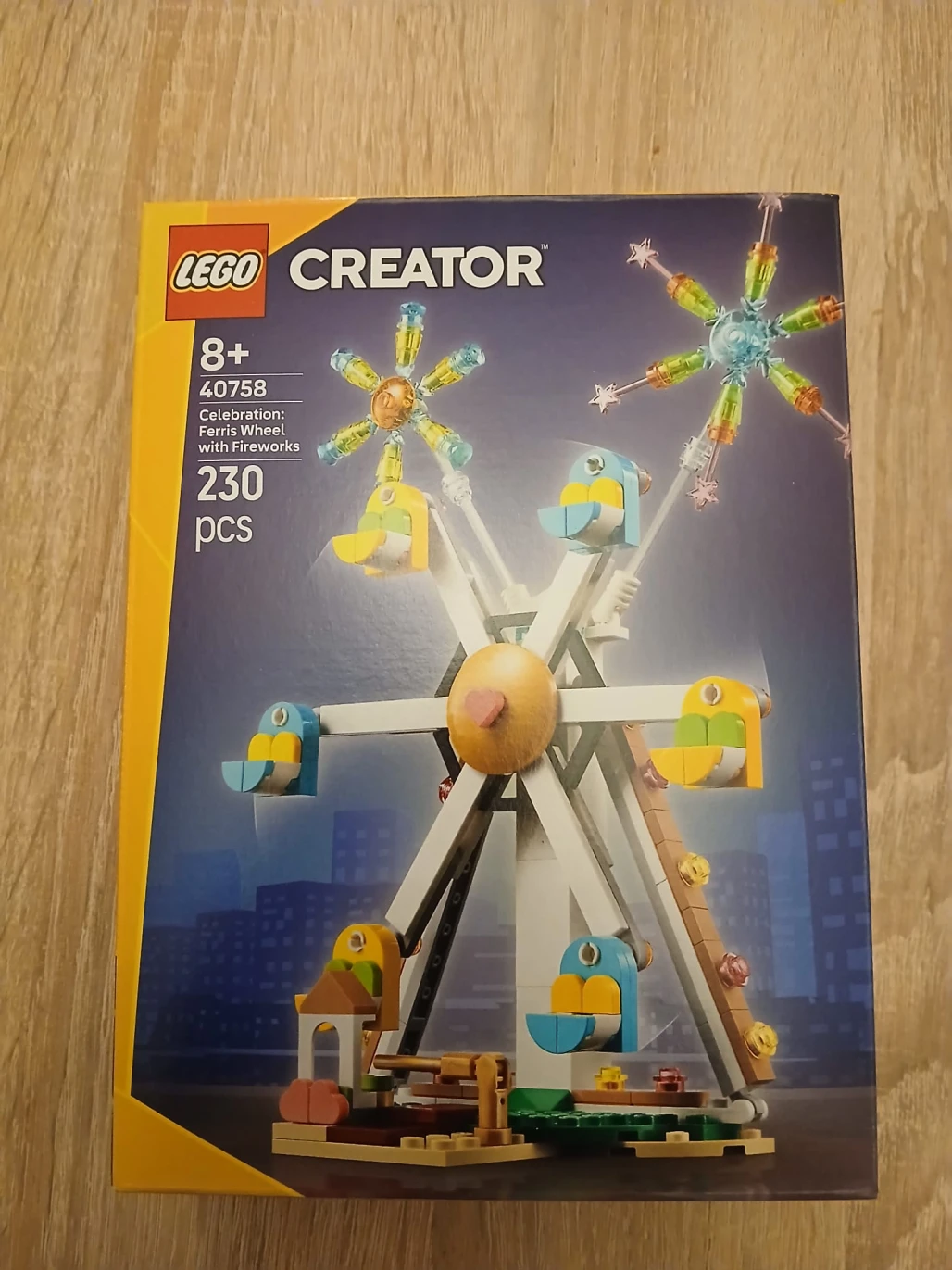 LEGO 40758 Oslava: Ruské kolo s ohňostrojem