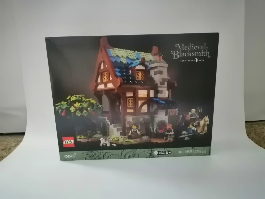 LEGO 21325 Středověká kovárna