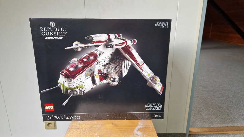 LEGO 75309 Válečná loď Republiky