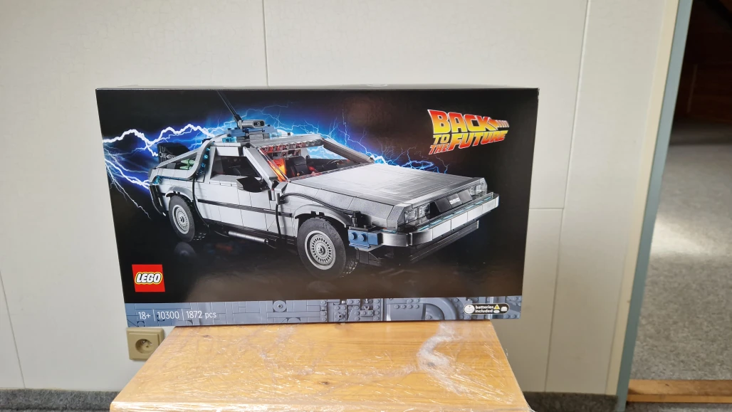 LEGO 10300 Stroj času z Návratu do budoucnosti