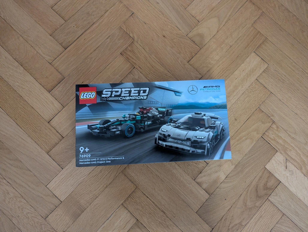 LEGO 76909 Mercedes-AMG F1 W12 E Performance a Mercedes-AMG Project One