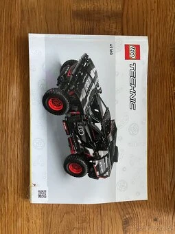 LEGO 42160 Audi RS Q e-tron