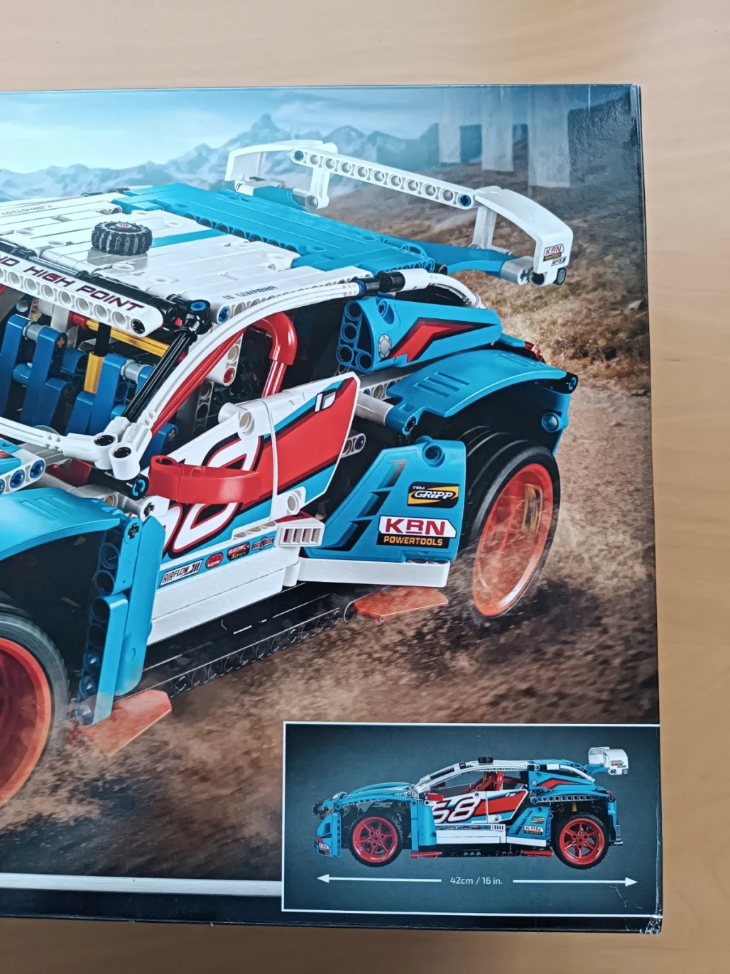 Závodní auto