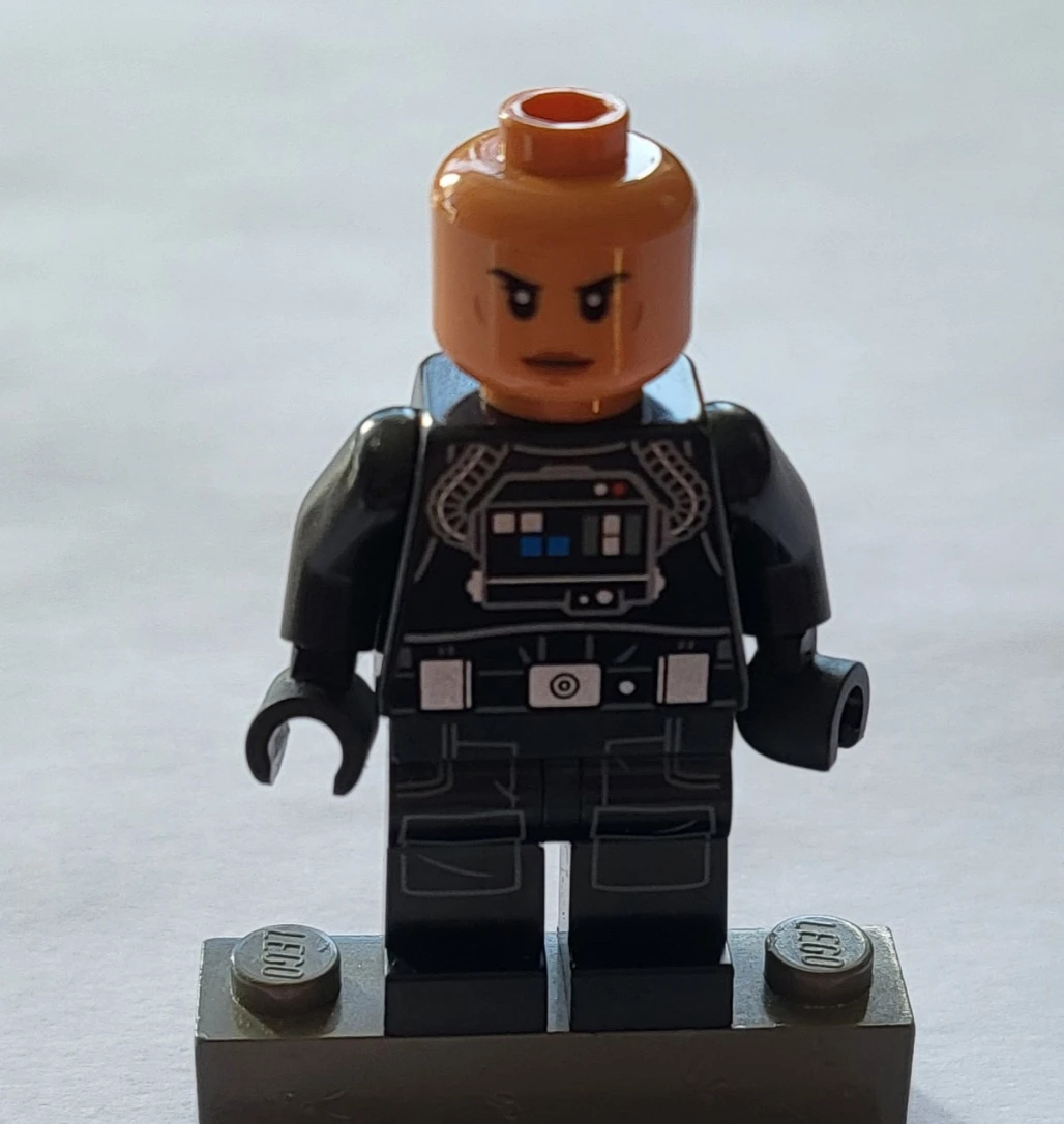 Imperial TIE Fighter / Interceptor Pilot - Female, Nougat Head (75348)