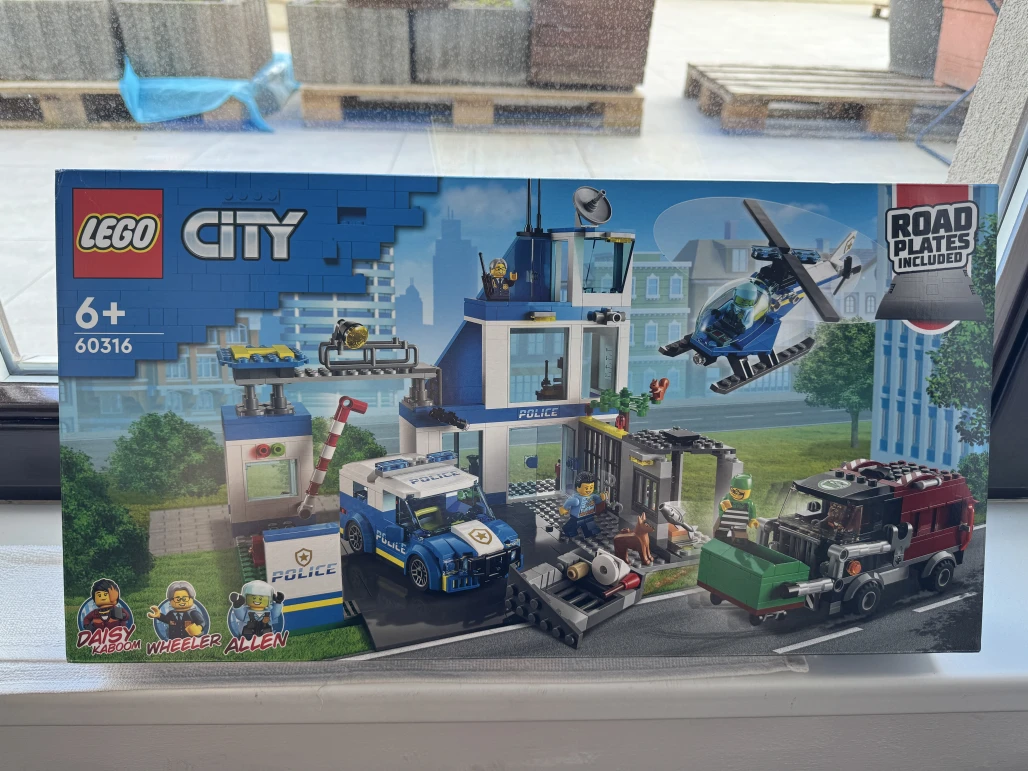 LEGO 60316 Policejní stanice
