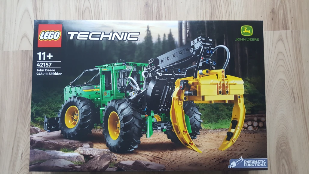 LEGO 42157 Lesní traktor John Deere 948L-II