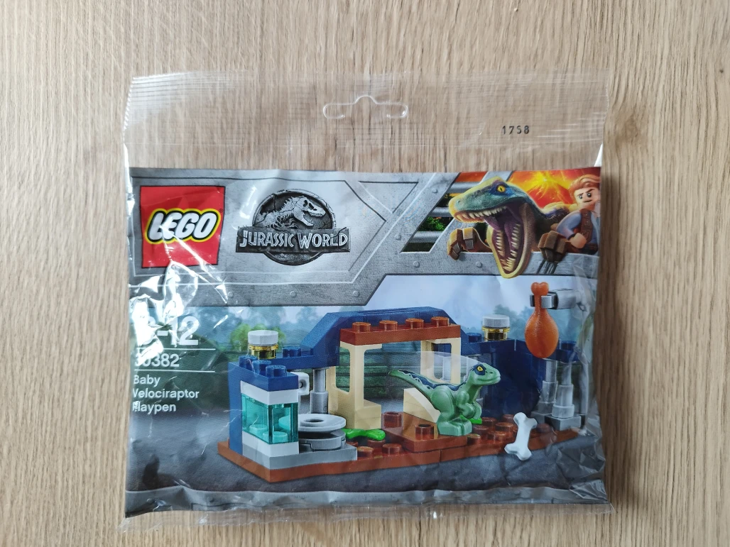 LEGO 30382 Ohrádka s mládětem Velociraptora