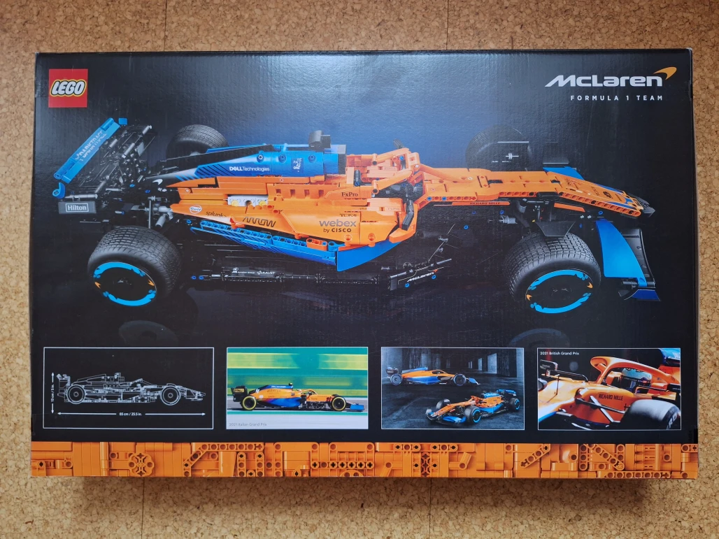 Závodní auto McLaren Formule 1