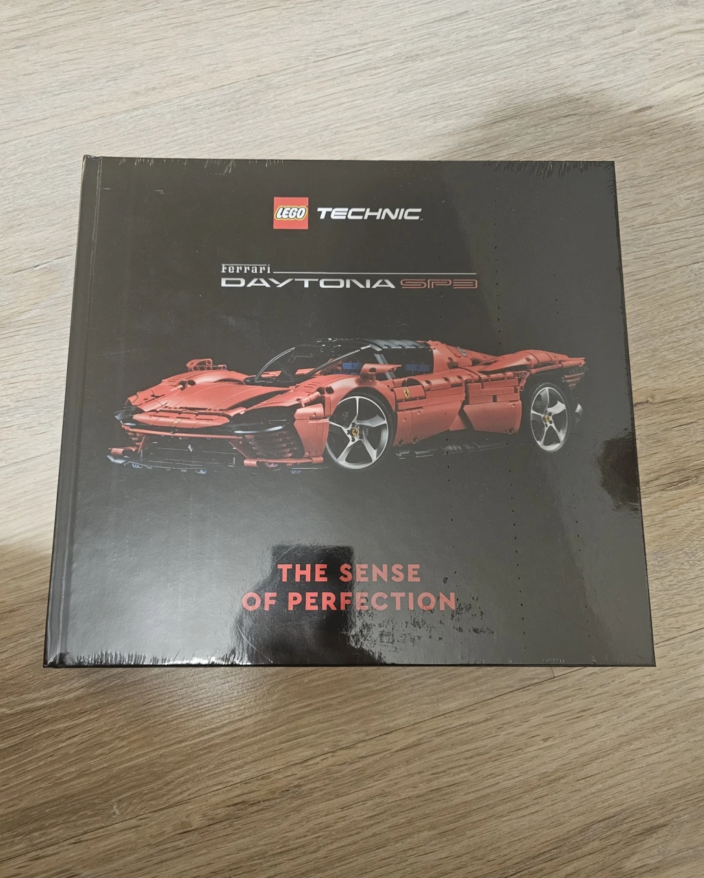 LEGO 5007627 Ferrari Daytona SP3 The Sense of Perfection