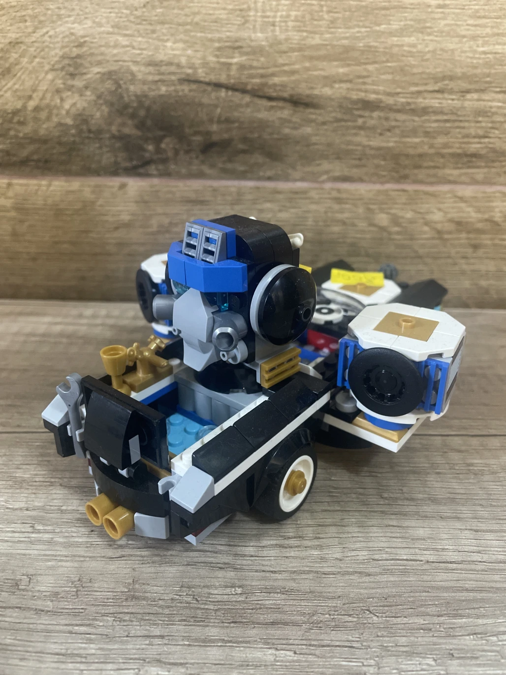 Robo HipHop Car