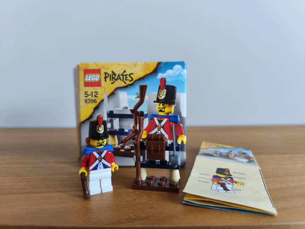 LEGO 8396 Voják a muniční sklad