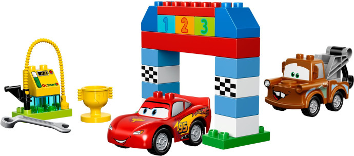 Disney Pixar Cars – Klasický závod