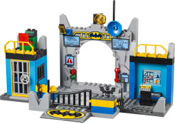 Batman: Obrana Batcave