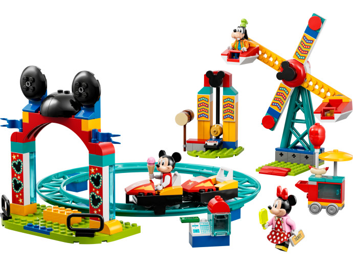 Mickey, Minnie a Goofy na pouti