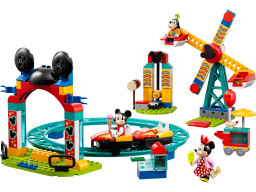 Mickey, Minnie a Goofy na pouti