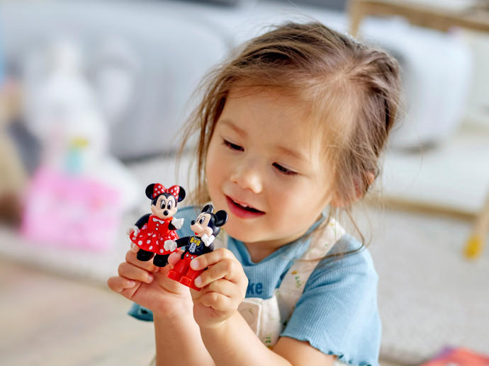 Narodeninový vláčik Mickeyho a Minnie