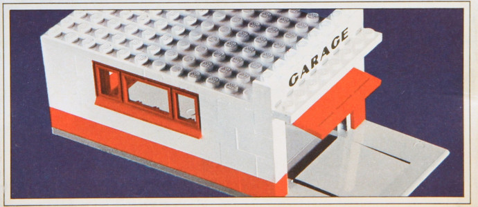 Garage with Automatic Door (White base and door frame)