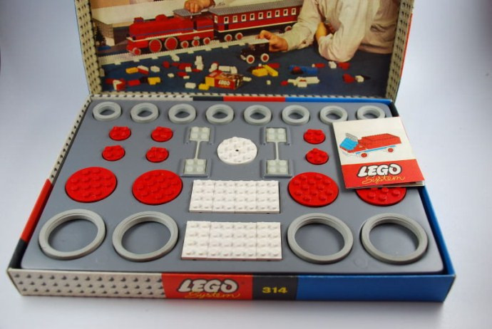 Large & Small Wheels & Turn-Table