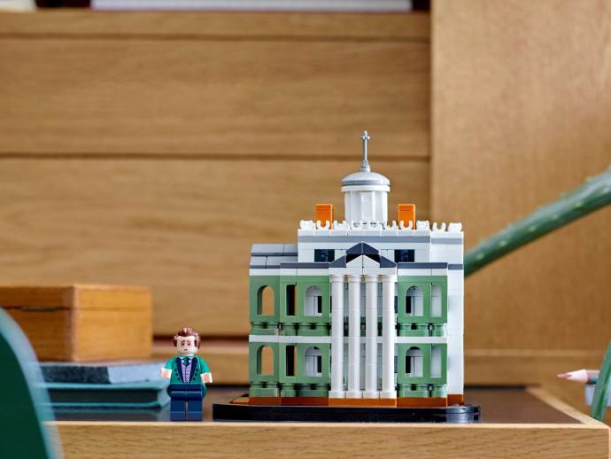 Miniatúrne strašidelné sídlo od Disneyho