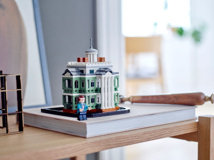 Miniatúrne strašidelné sídlo od Disneyho