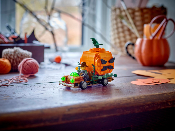 Pick-up s halloweenskymi tekvicami
