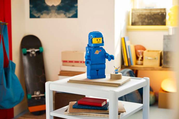 Minifigúrka: Zväčšený modrý astronaut