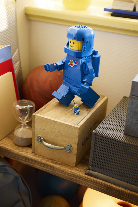 Minifigúrka: Zväčšený modrý astronaut