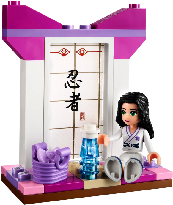 Ema trénuje karate