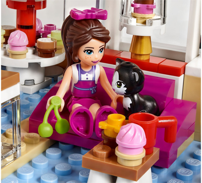 Heartlake Cupcake Café