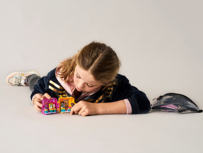 Andrea's Shopping Play Cube