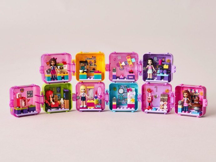Emma's Shopping Play Cube
