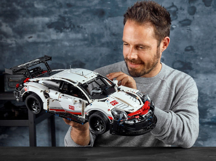 Porsche 911 RSR