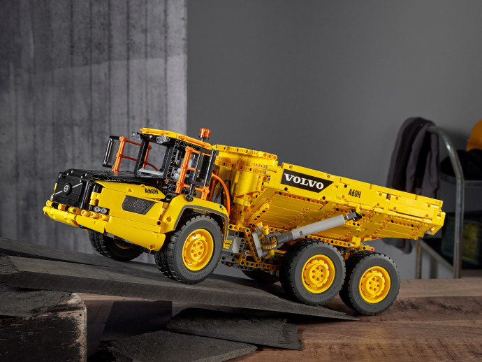Kloubový dampr Volvo 6x6