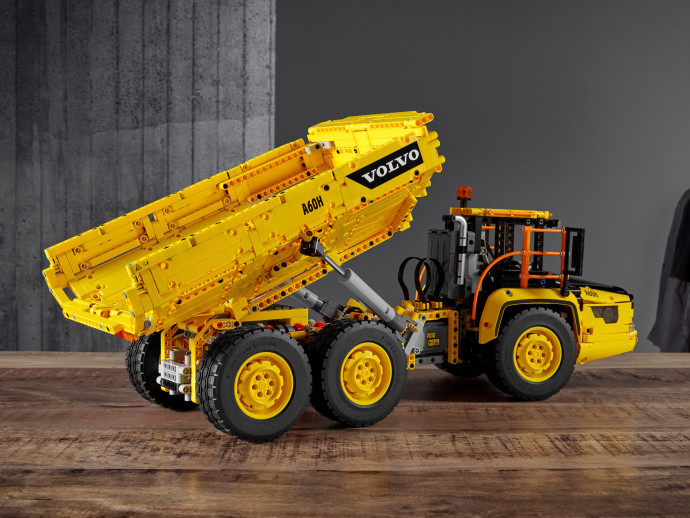 Kloubový dampr Volvo 6x6