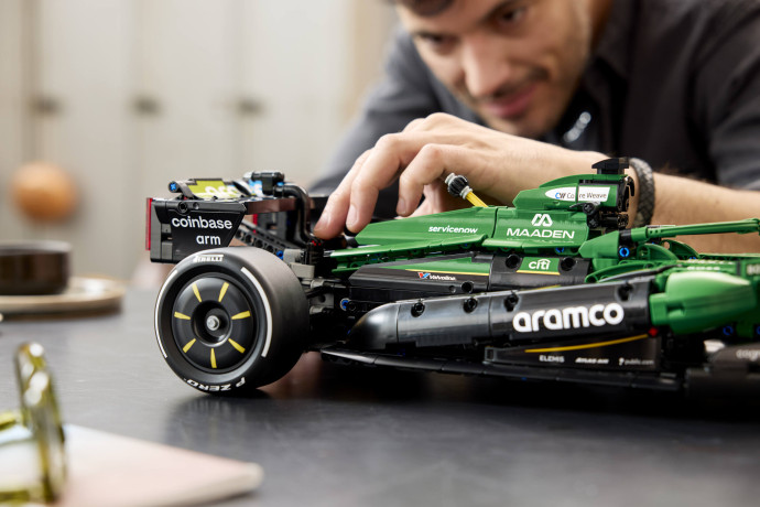 Aston Martin Aramco AMR25 F1 Car