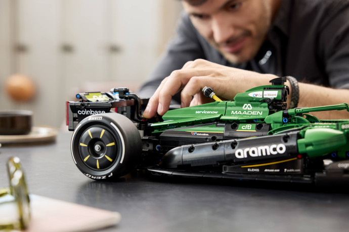 Aston Martin Aramco AMR25 F1 Car