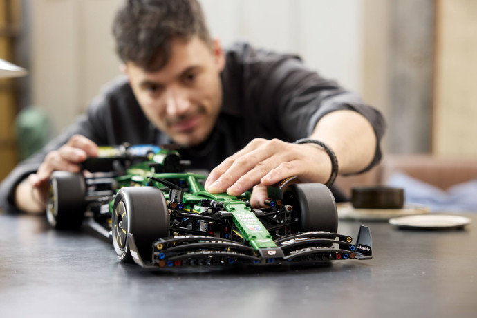 Aston Martin Aramco AMR25 F1 Car