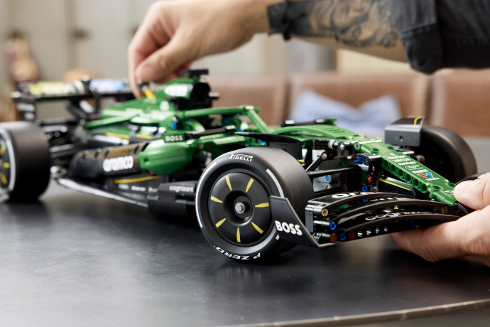Aston Martin Aramco AMR25 F1 Car