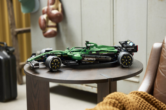 Aston Martin Aramco AMR25 F1 Car