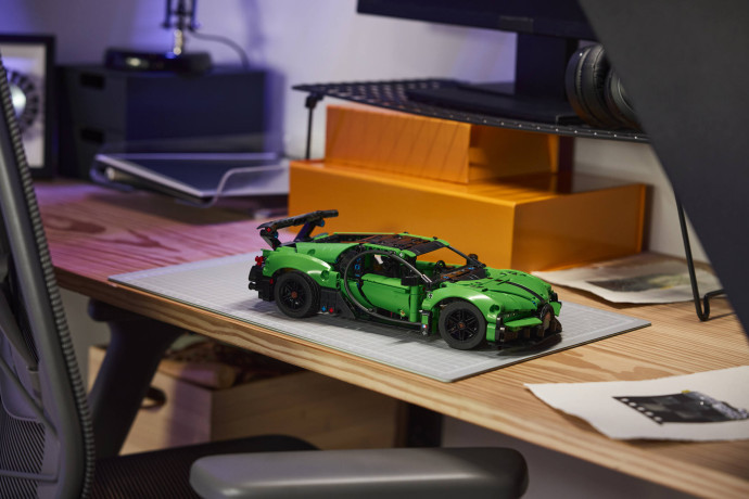 Zelené hyperauto Bugatti Chiron Pur Sport