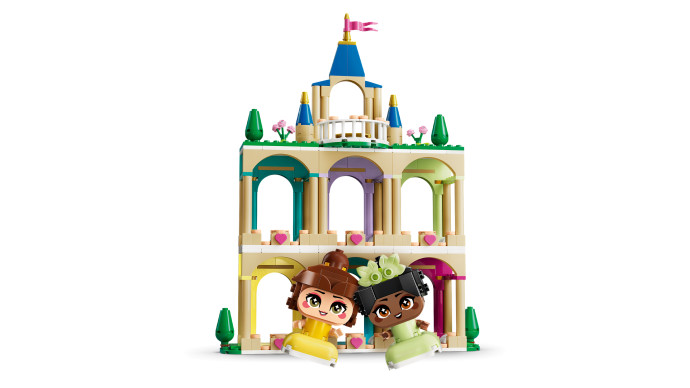 Mini Bella a Tiana s hradom