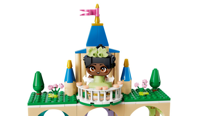 Mini Bella a Tiana s hradom