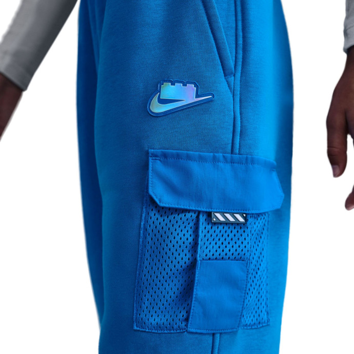 Kapsáčové nohavice z kolekcie Nike x LEGO®