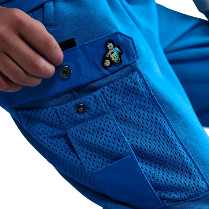 Kapsáčové nohavice z kolekcie Nike x LEGO®