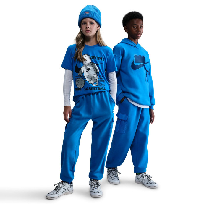 Kapsáčové nohavice z kolekcie Nike x LEGO®